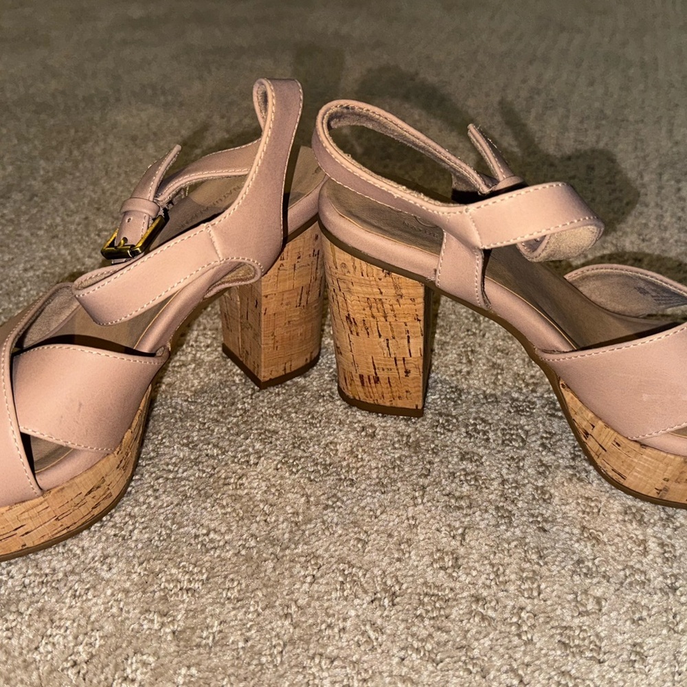 SOUL Naturalizer Pink Platform Sandals